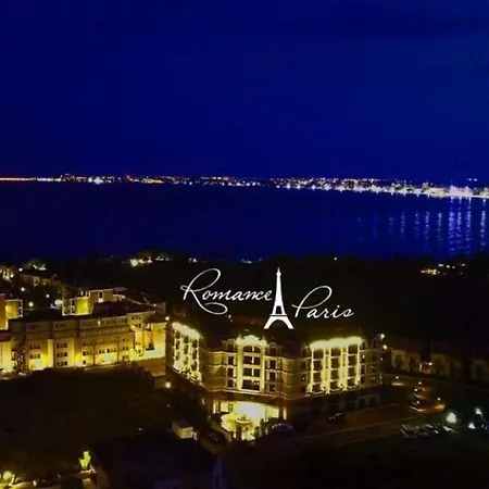 Apartment Luxury Studio: Beachfront Saint Vlas Retreat